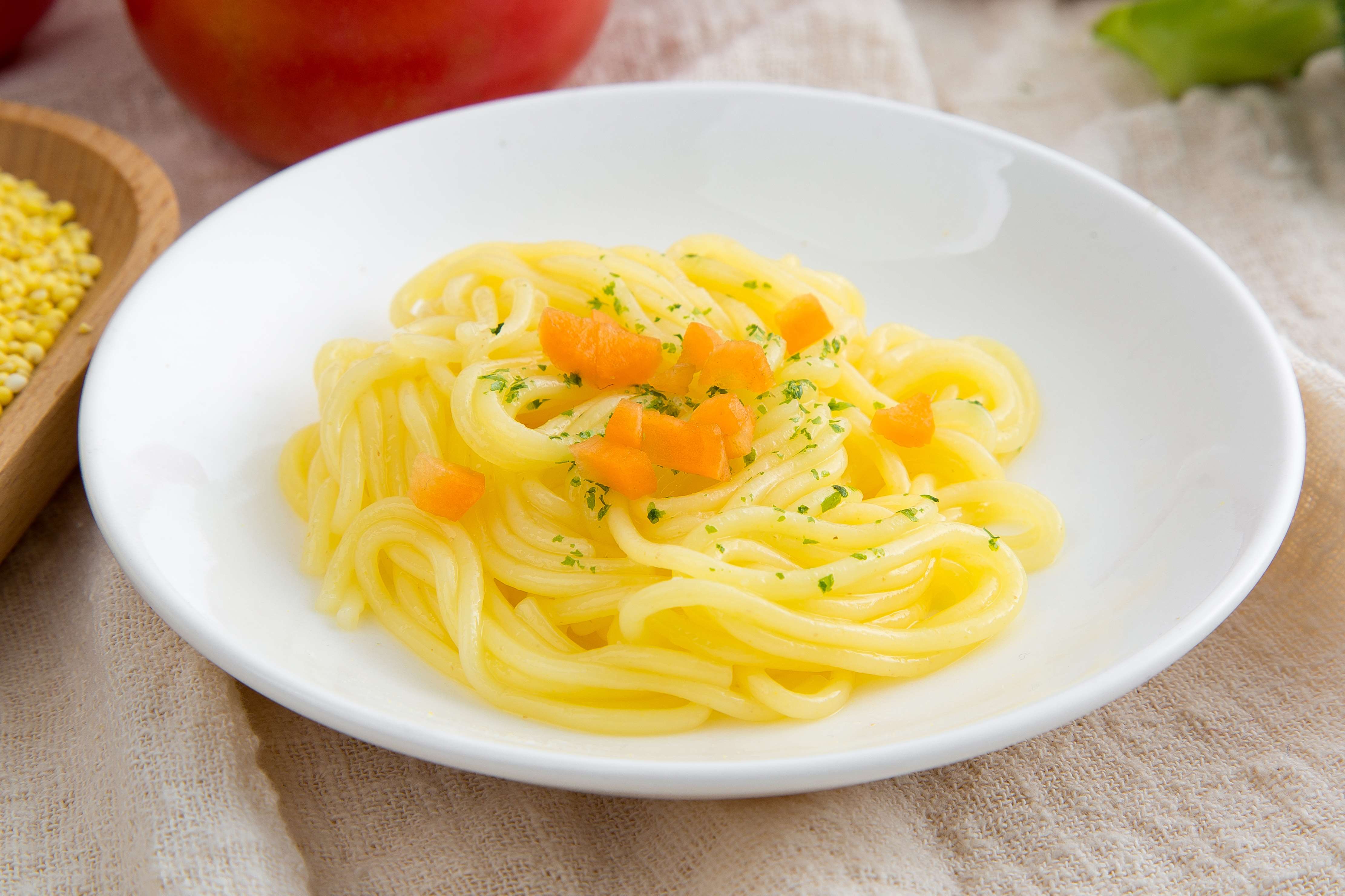 夏日宝宝小食谱无小麦玉米凉拌面