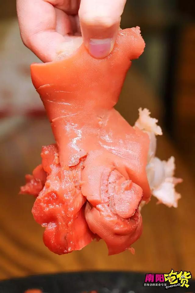 南阳首家卤牛蹄够大够香够过瘾每天限量不够卖