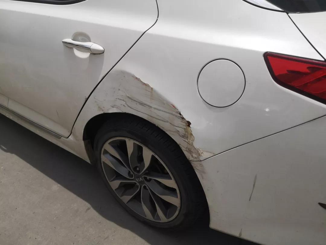 南京起亚k5 外观白色改红色