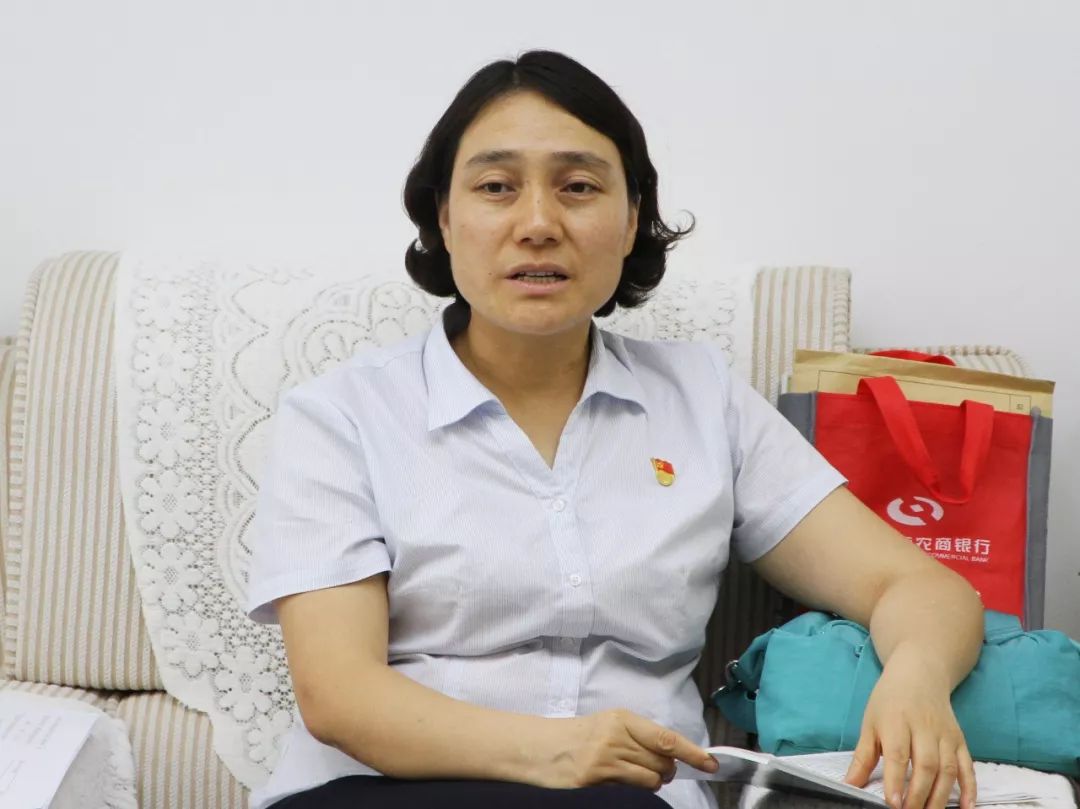 主题教育新乡市农信办巡回指导组杨玉霞一行督导长垣农商银行不忘初心