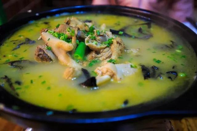 什么炖土鸡好吃 cdb0a94be99447a7bfbf52cdb51f760b.jpeg