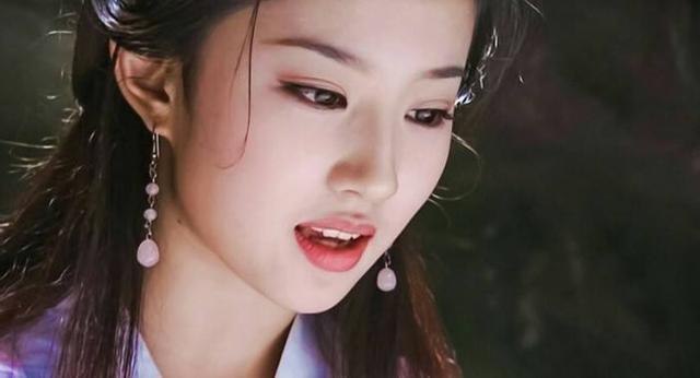 原来是钟情于一座雕像的他!_王语嫣