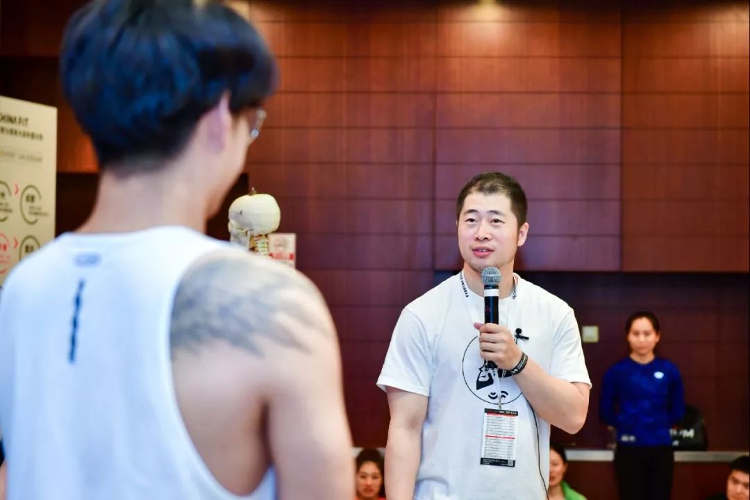 本源训练专访丨低头久坐越来越低龄化康复训练或是拯救现代病的良药