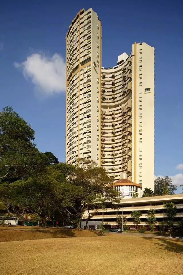 新加坡珍珠苑, 记忆中的马蹄铁!