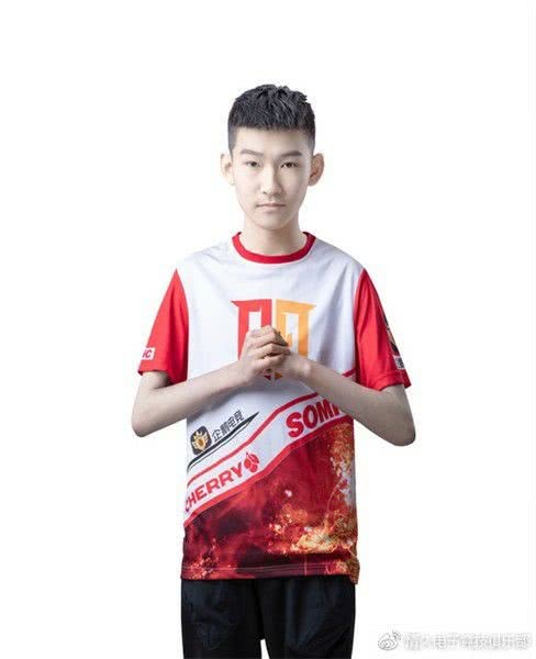 他就是情久的稳定核心!_战舞