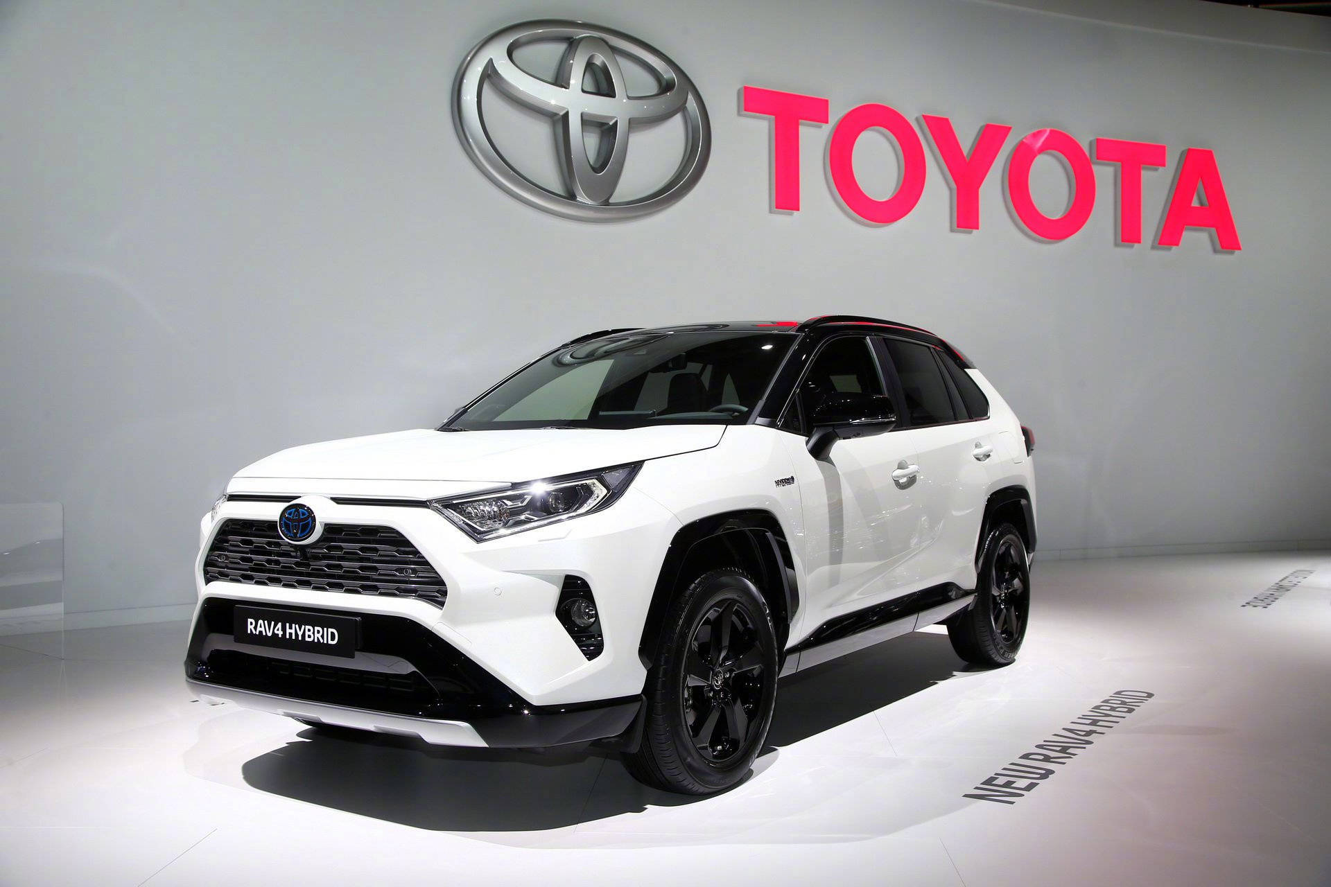 一汽丰田全新rav4申报图曝光,油耗低至4.6l,"硬汉"也能很居家