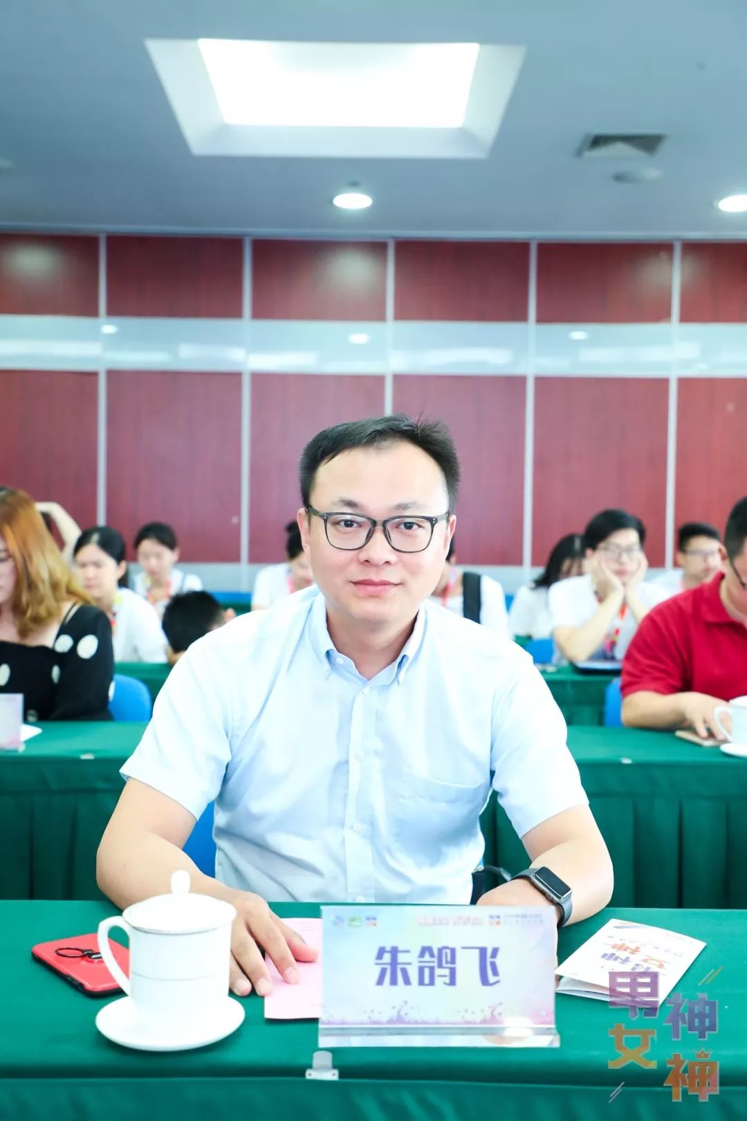 服务中心负责人朱鸽飞,上海市就业促进中心创业指导处副处长陈哲炜