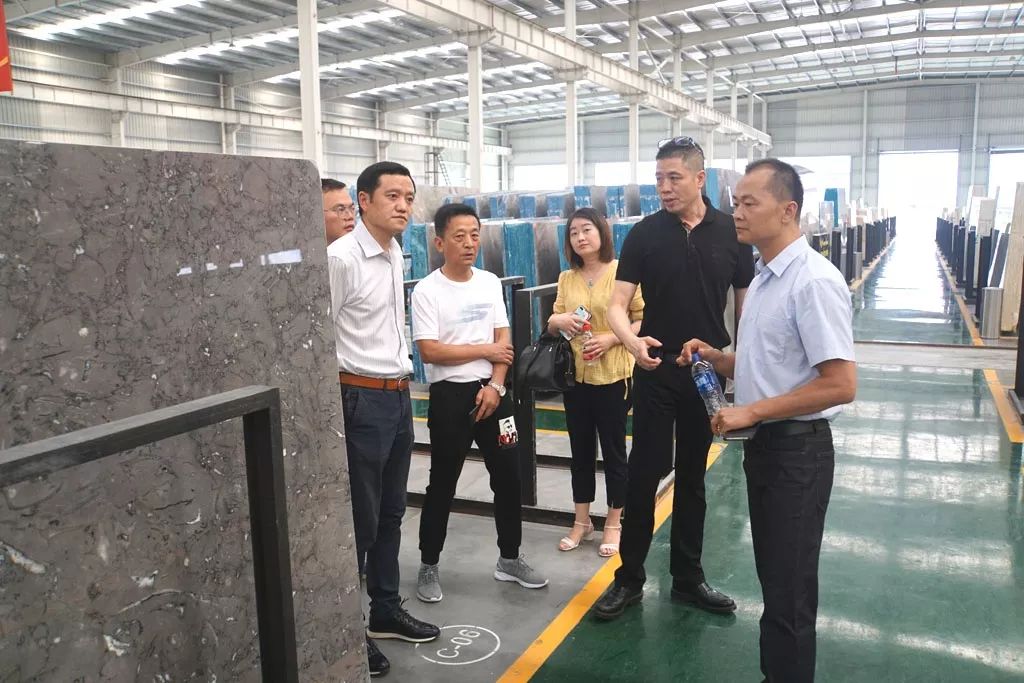 精品中心等生产展示区,东升南通国际石材城有限公司董事长,南通石材