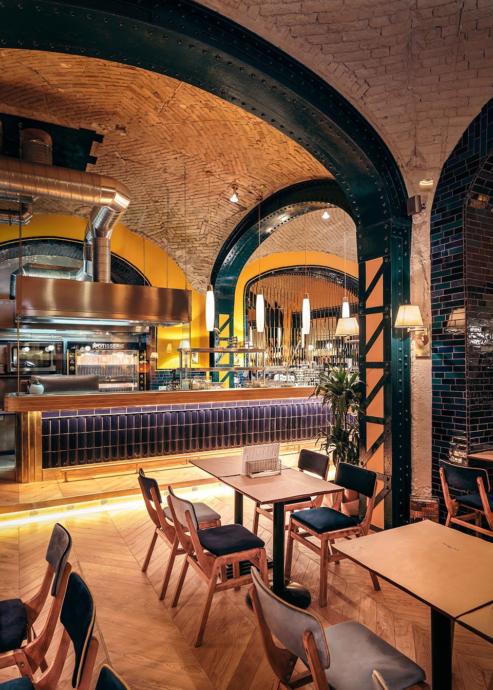 波西米亚风格的烧烤餐厅,布达佩斯hilda餐厅 | 81font-欧模网