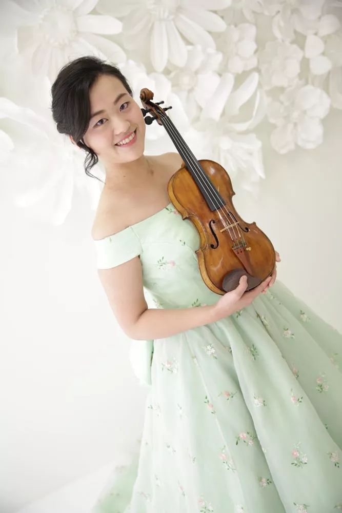 她曾获得2019年日本仙台国际小提琴比赛第三名;2018年乌克兰敖德萨