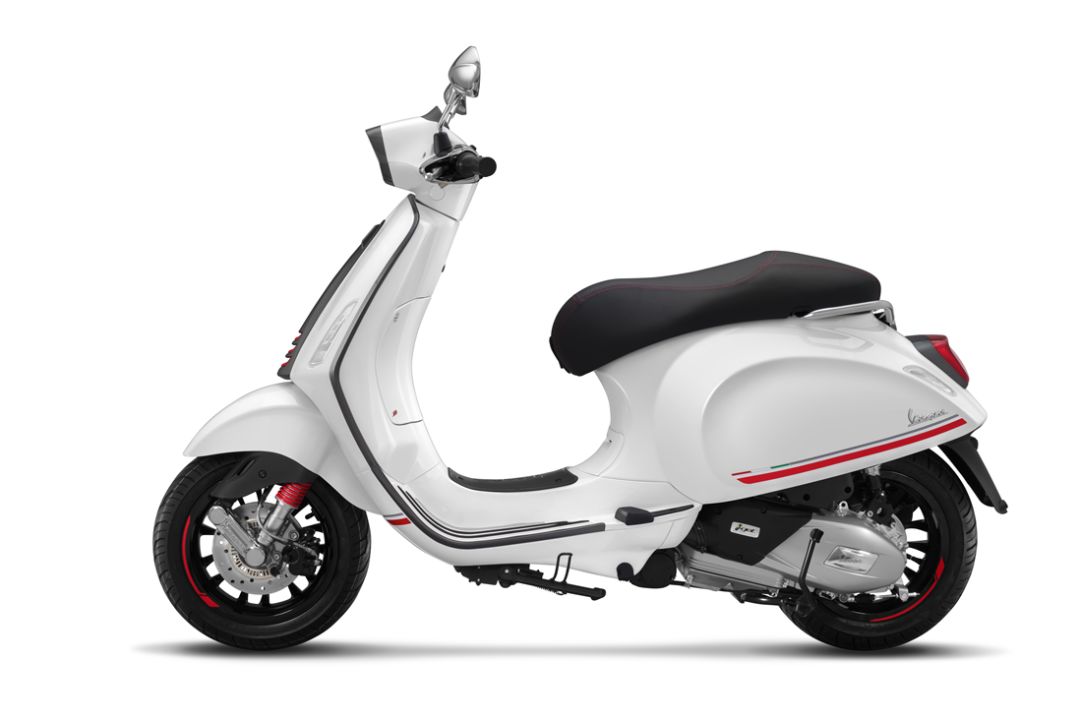 vespa 2019 sprint 碳纤风格版,欢迎预定