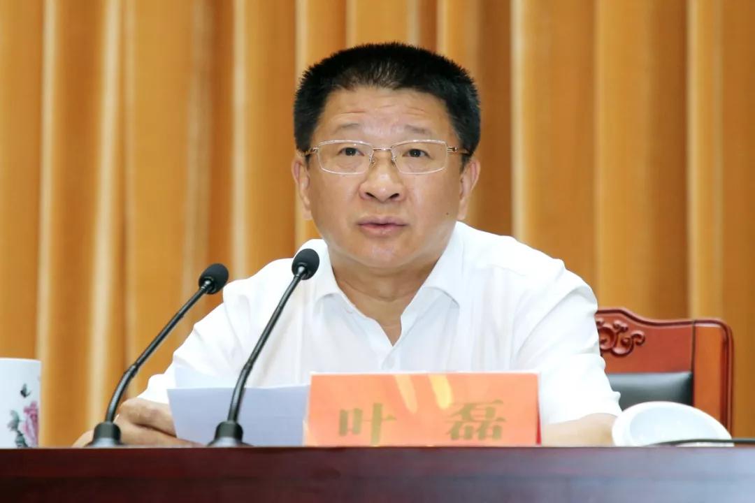 叶磊在小结时指出,党课对标中央,省委要求,紧密联系全省辖内农商银行