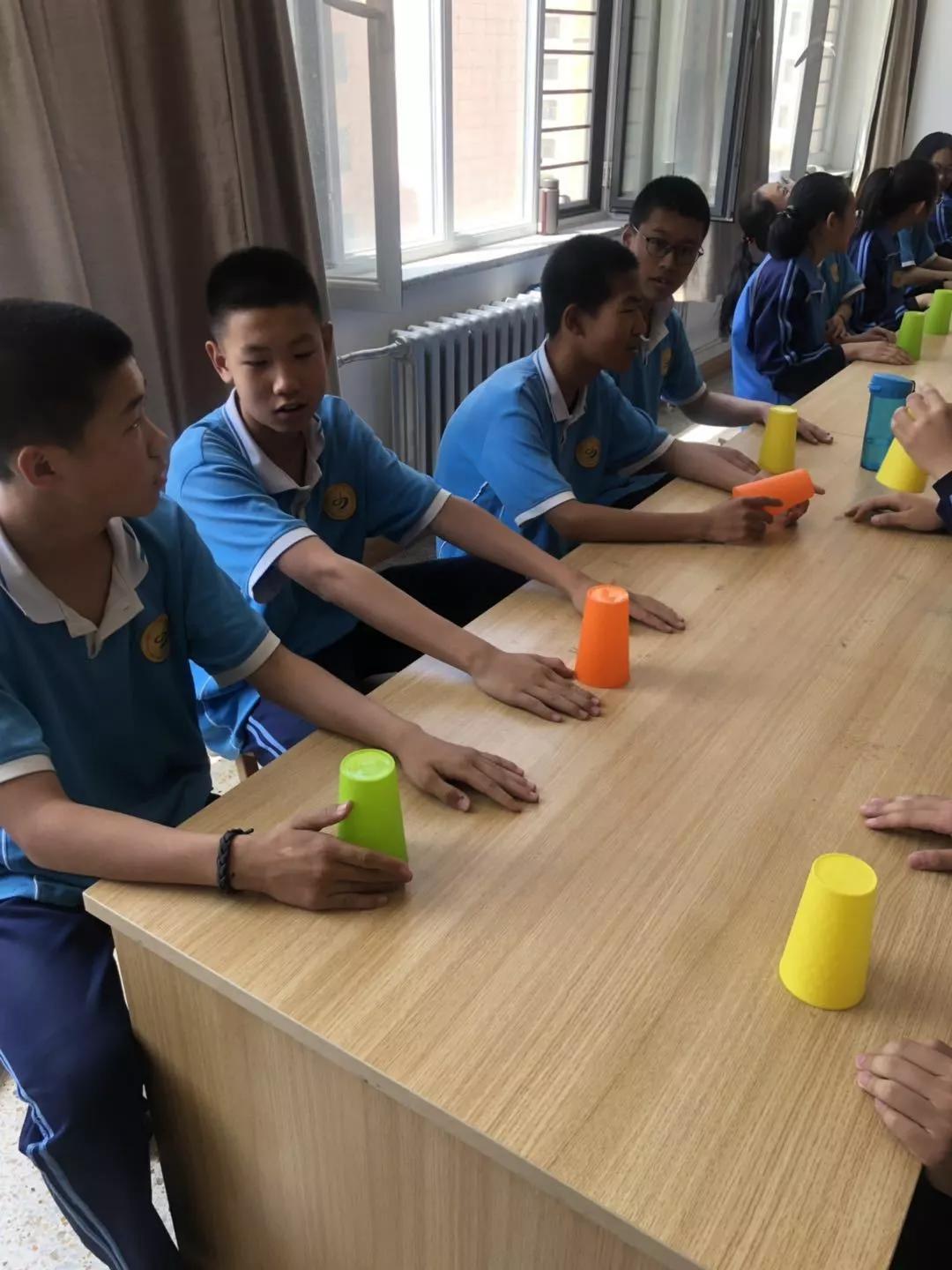 【综合实践】北重四中杯子舞课堂视频火了!