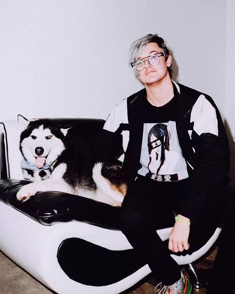 世界上最酷的玩蛇少年ghastly深圳superface酒吧