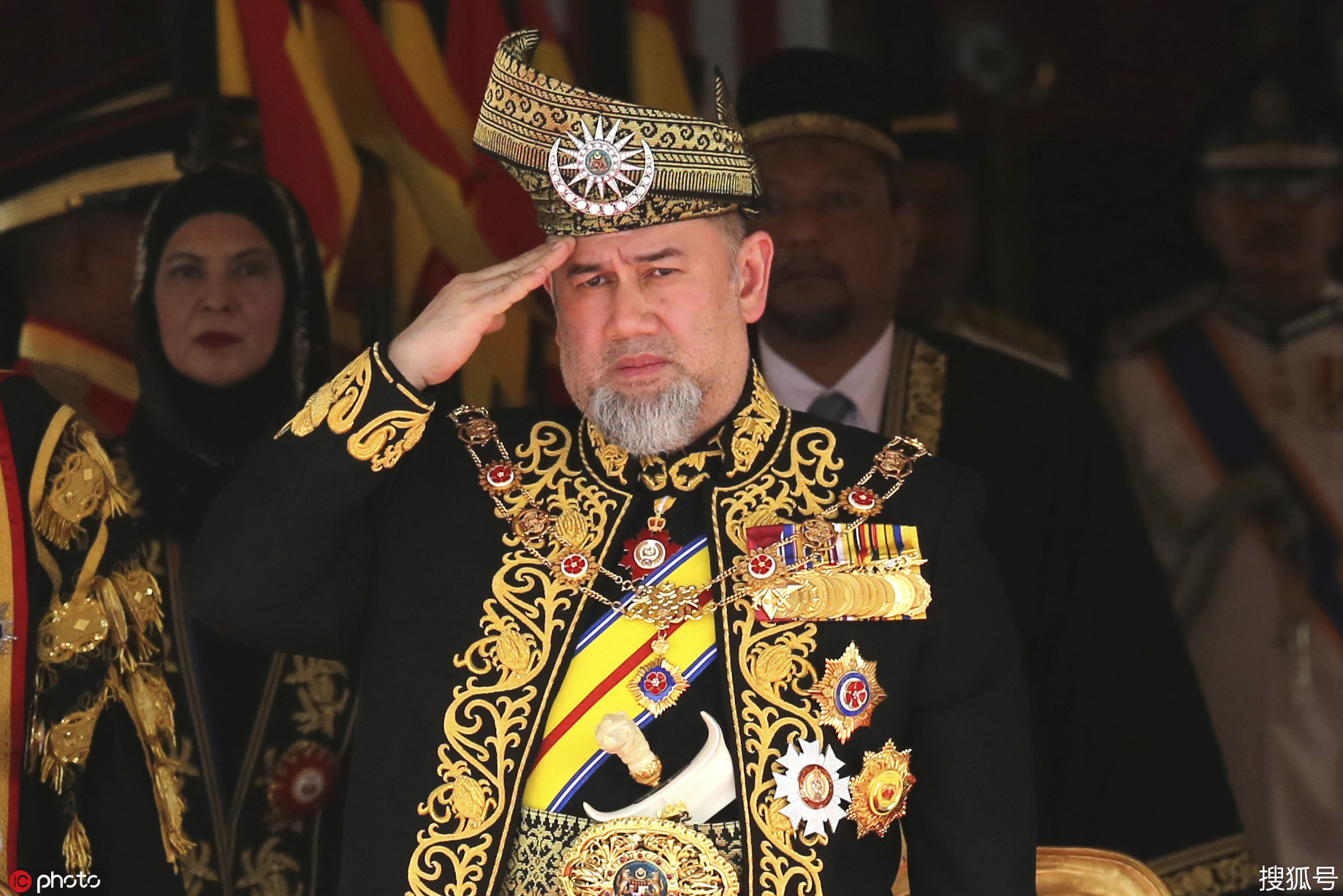 州苏丹穆罕默德五世已与2015年"莫斯科小姐"奥科萨娜-沃沃迪娜离婚