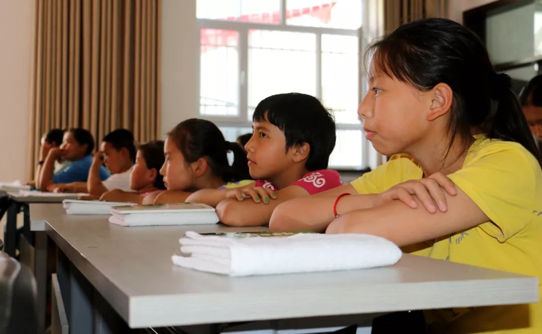 一六五团开展未成年人思想政治教育活动_青少年