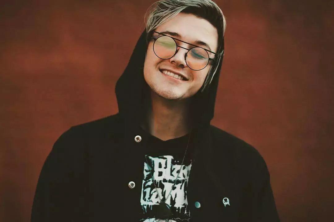 世界上最酷的玩蛇少年ghastly深圳superface酒吧