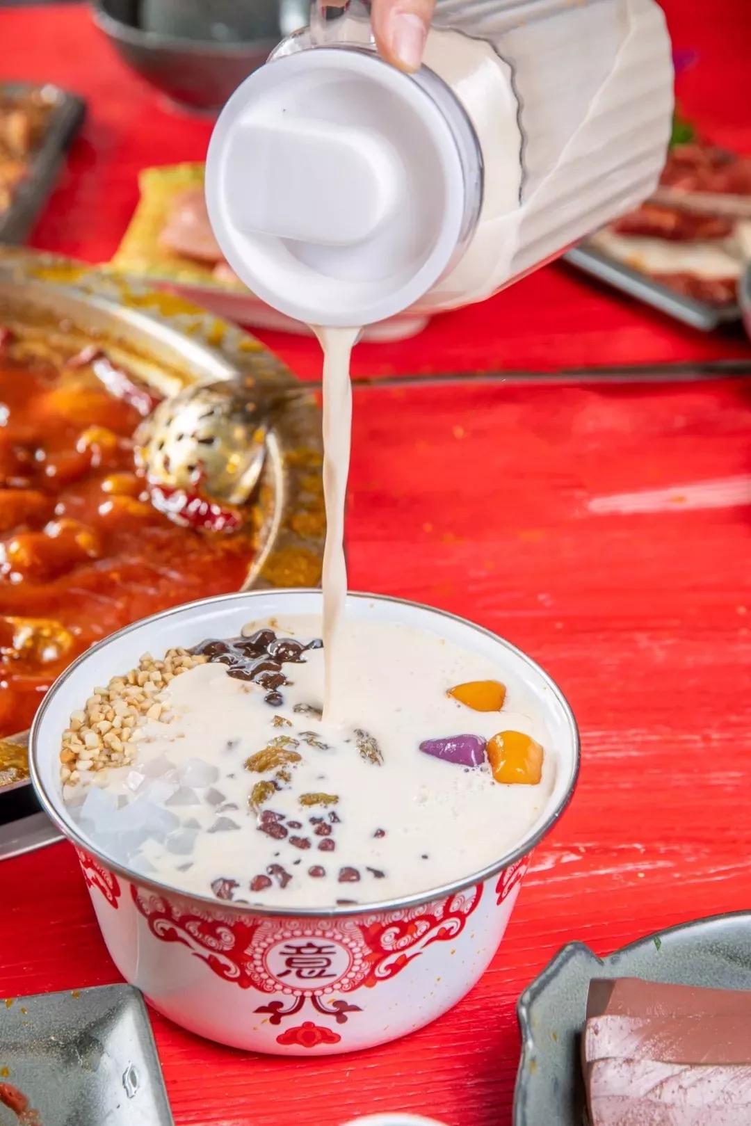 点击图片查看更多6767谭鸭血·奶茶冰粉67-2-营业时间:10:30-22