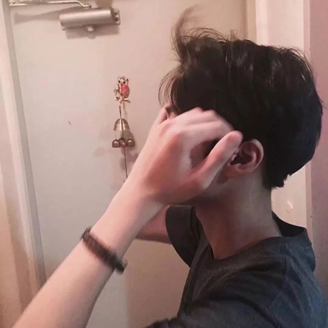 头像虚情假意的人你别说对不起你滚就是最好的道歉