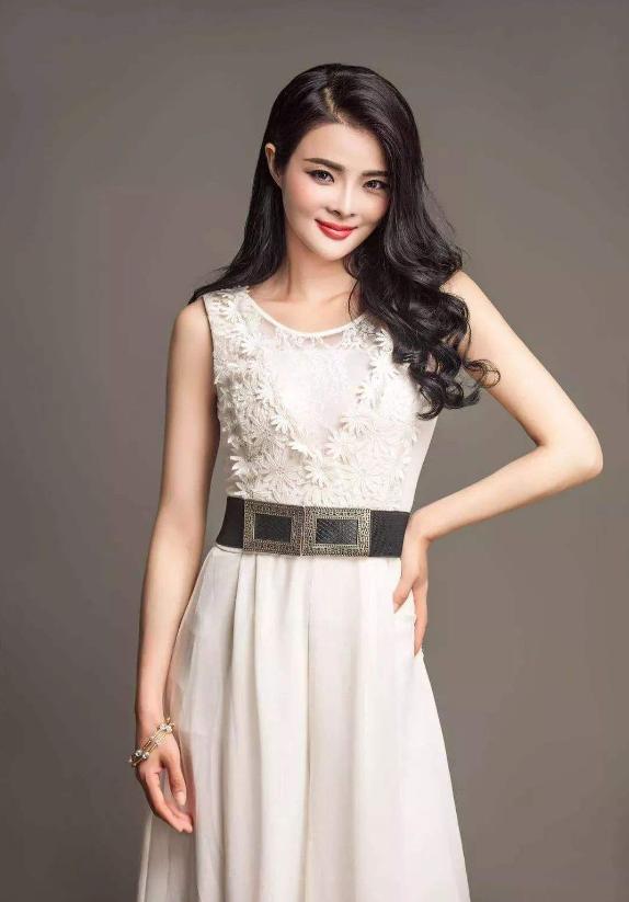 唐薇担任星光大道评委发动态宣布不日将回归陌陌直播