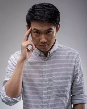 余依朦饰演刘刚演员许宸菘舞美设计师周泽伟舞台灯光设计师曹亚蕾演员