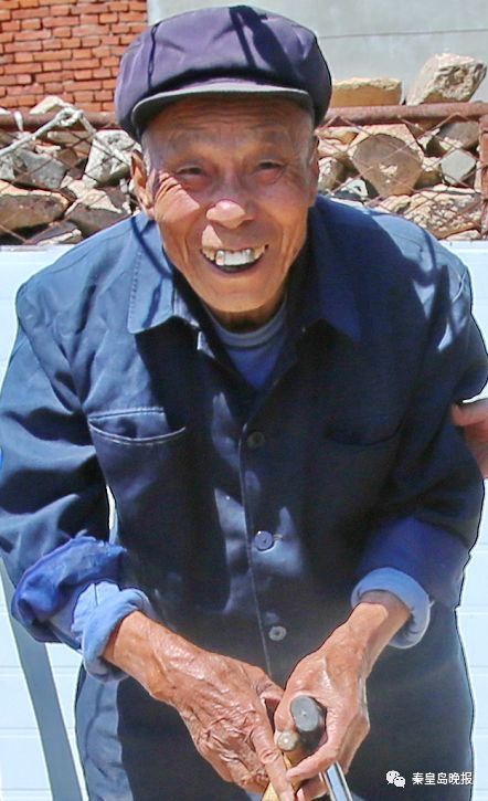 老兵纵阅新生活李凤荣安于乡村尽享幸福