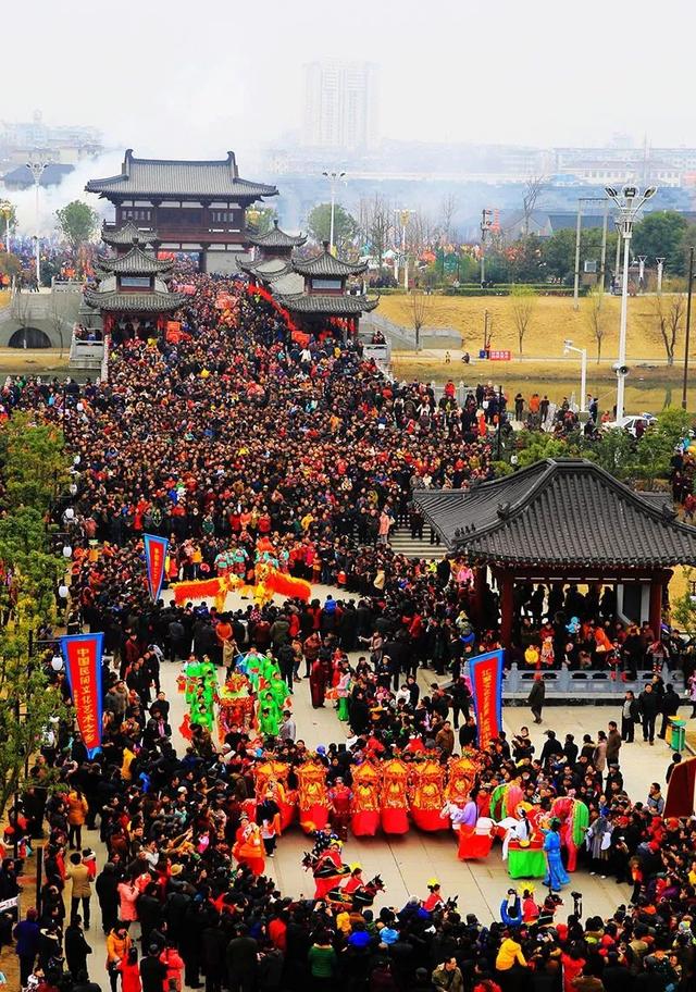 全椒龍山寺滁州的中軸幾乎不間斷地上演著車馬如龍的盛景沿著淮河銀杏