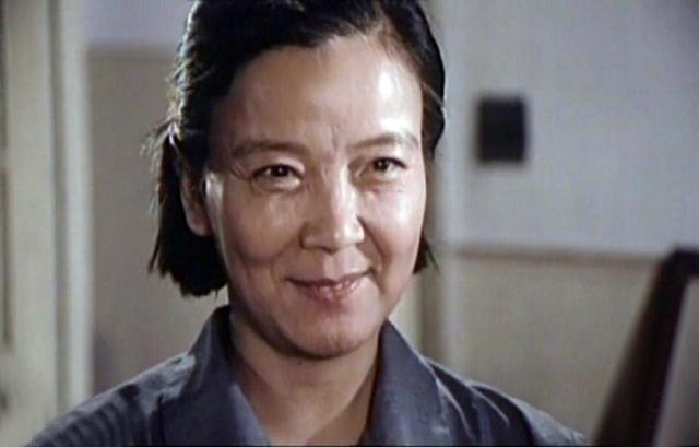 长影女演员,容貌秀美不出名,却幸福美满一辈子,丈夫也是演员_郭艺文