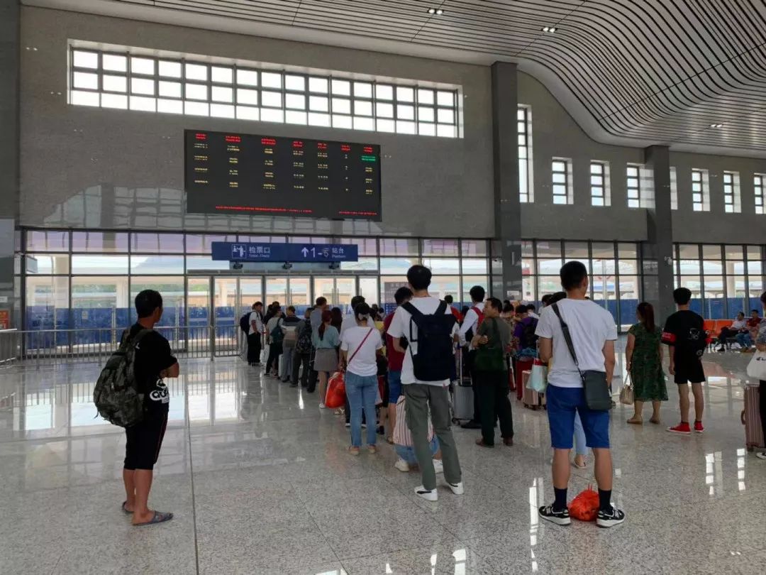 峡江火车站新站房正式启用!