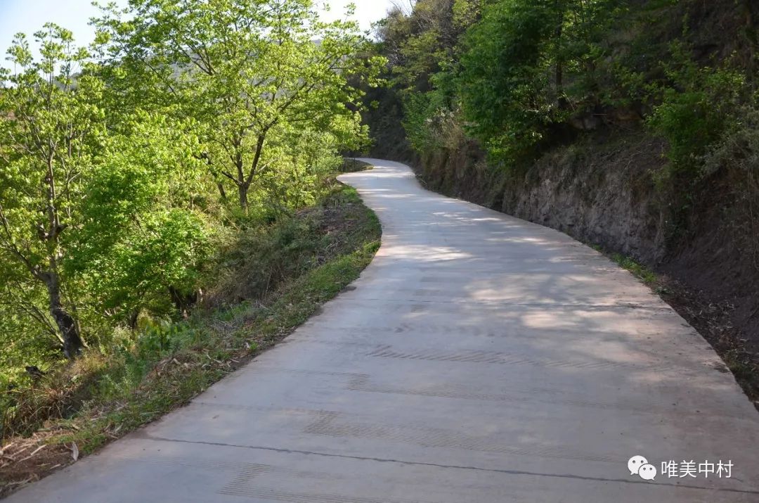 中村乡峨山河底至大村实现道路硬化