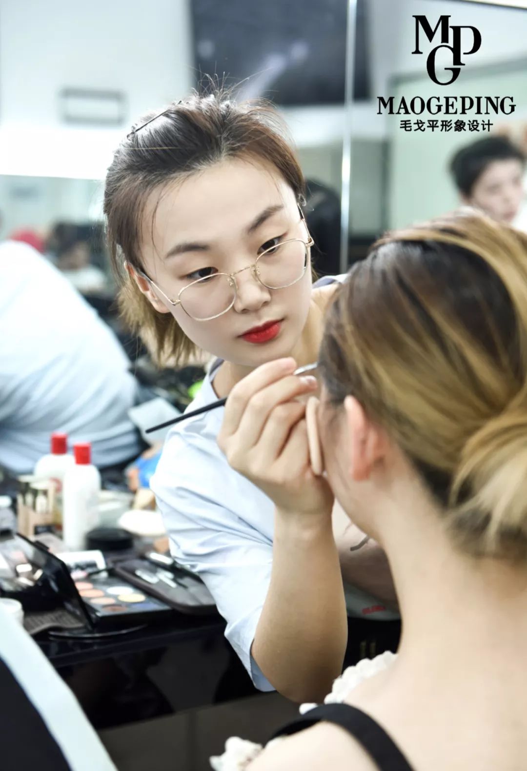 你未来的成长有我们护航上海毛戈平形象设计2019年第四届校园招聘会在