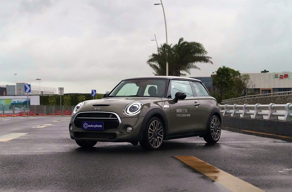 个性,有范,自带撩妹功能,开这车想单身都难-试mini cooper s