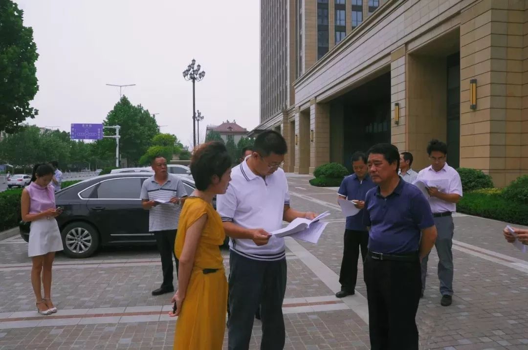 王泉波一行与奎文区,潍城区相关部门负责同志和问题项目负责人进行了