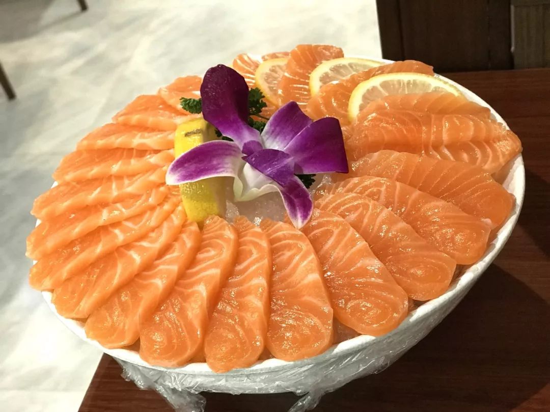 刺身控要疯四会这家店强势推出n1款游水刺身一口吃出国外海洋feel