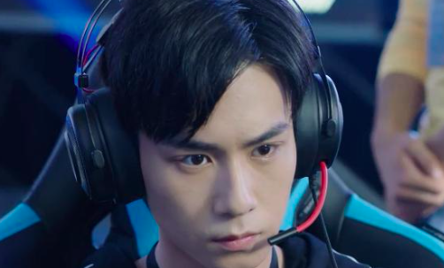 吴白竟然喜欢艾情十年却不知已经出卖了自己网友心疼一分钟