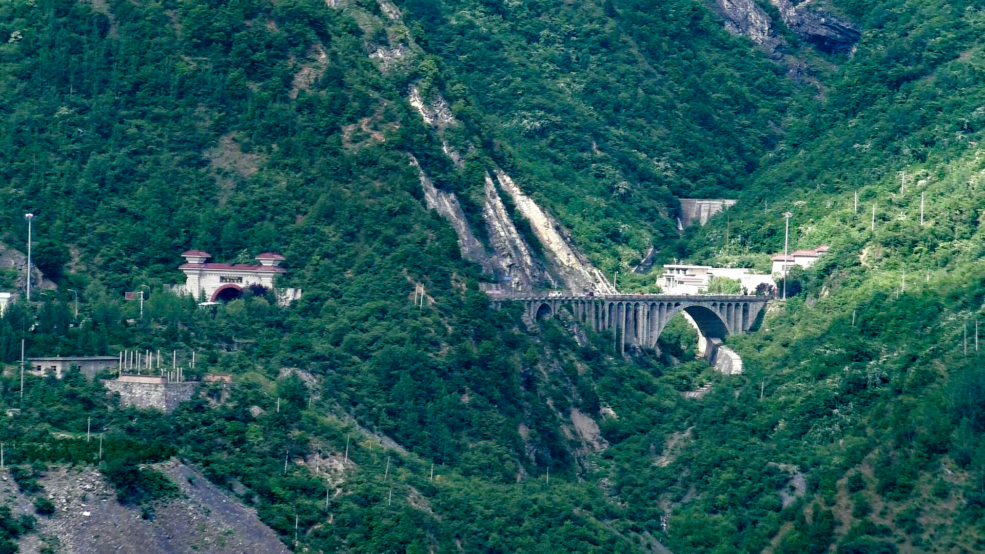 川藏线二郎山图片