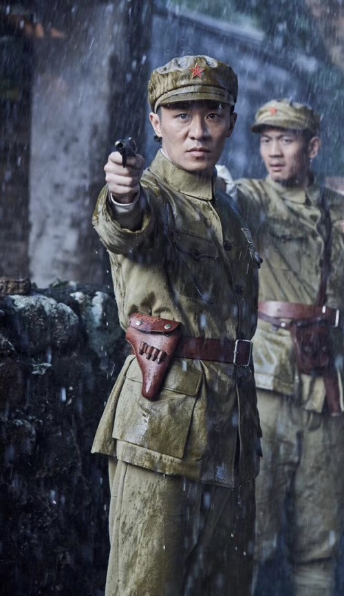 红鲨突击赞南疆英雄李东恒热血铸就军魂