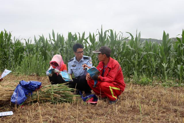 西吉县马建乡深入田间地头开展禁毒宣传