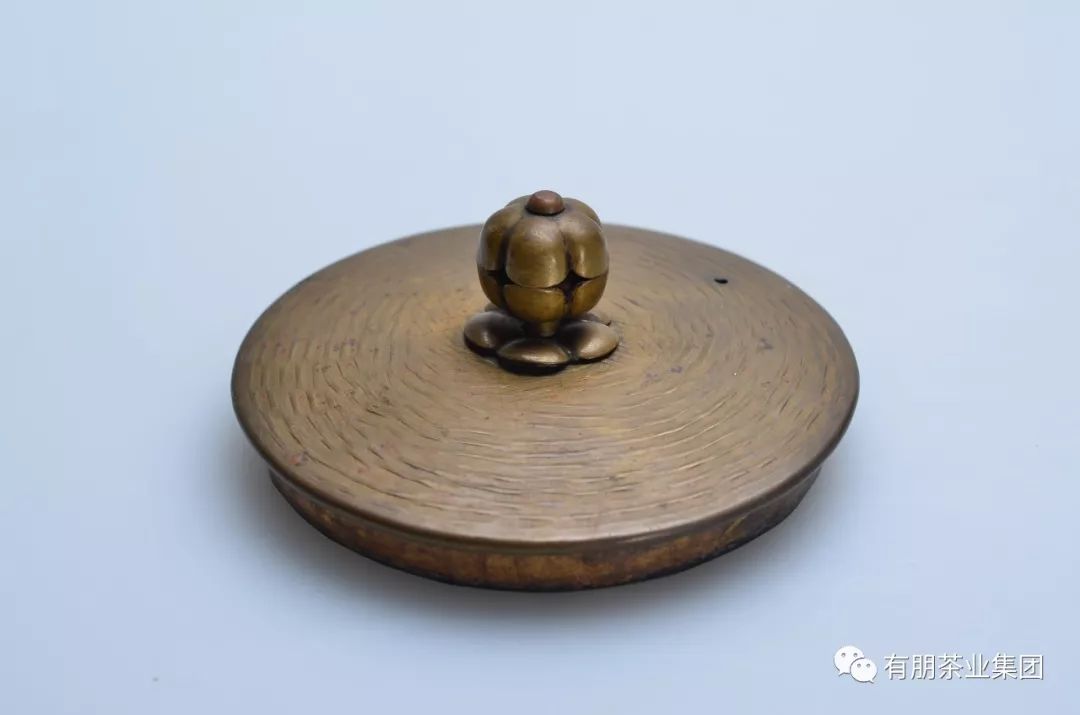 满船空载明月归宝珠形鎚目纹铜壶