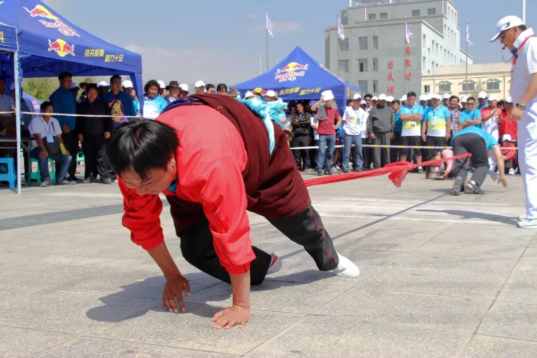 【民族的大團結 你我的運動會】這樣的拔河比賽你見過麼?