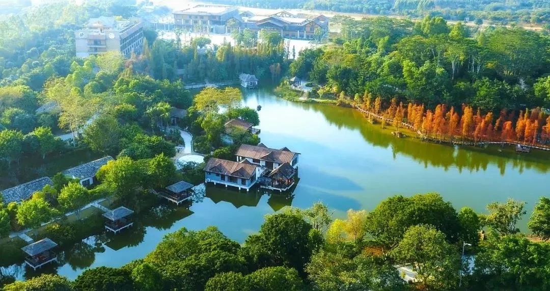 22平方公里. 绿岛旅游山庄/绿泉酒店.