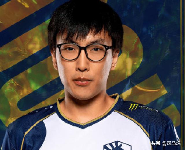 lol:实锤大师兄是uzi小迷弟,首秀蹭中国热点,上海人民很扎心