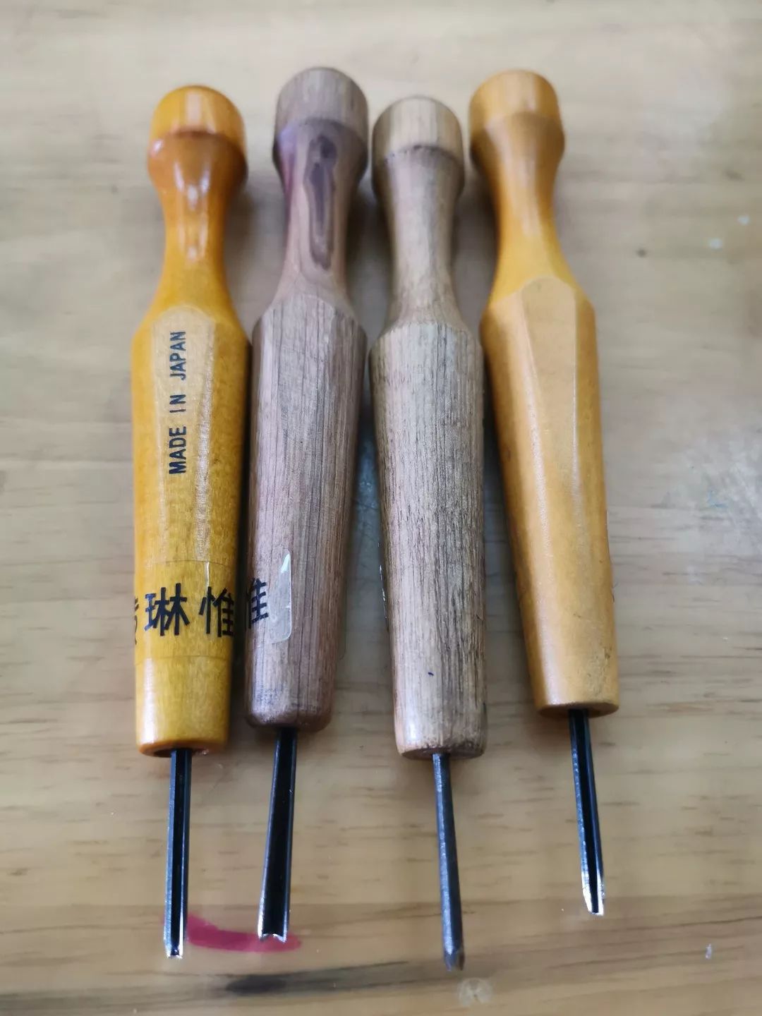 牛角笋皮马莲和钢珠马莲靶子和刷子平刀圆刀黄老师特地带来了她的
