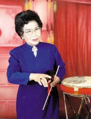 花五宝用英语唱梅花大鼓