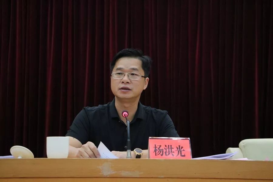 县委常委,宣传部部长杨洪光,各镇,县直各单位和市驻宁各单位的主要