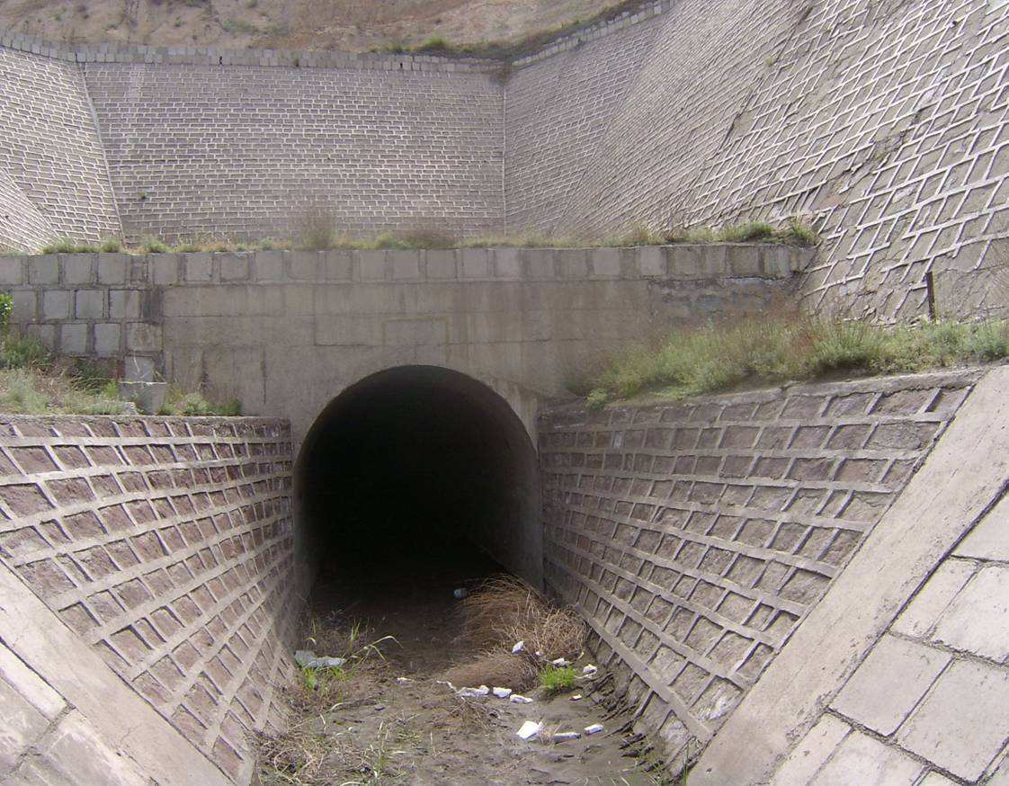 高填土时钢波纹管涵与拱涵的比较有哪些