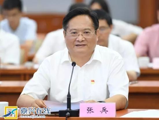 昨天下午,由泰安市委书记崔洪刚率领的泰安市党政考察团来我市考察,并