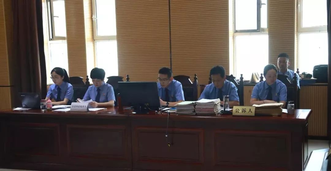 扫黑除恶陇南在行动徽县法院公开审理被告人高魁魁等人涉恶案件