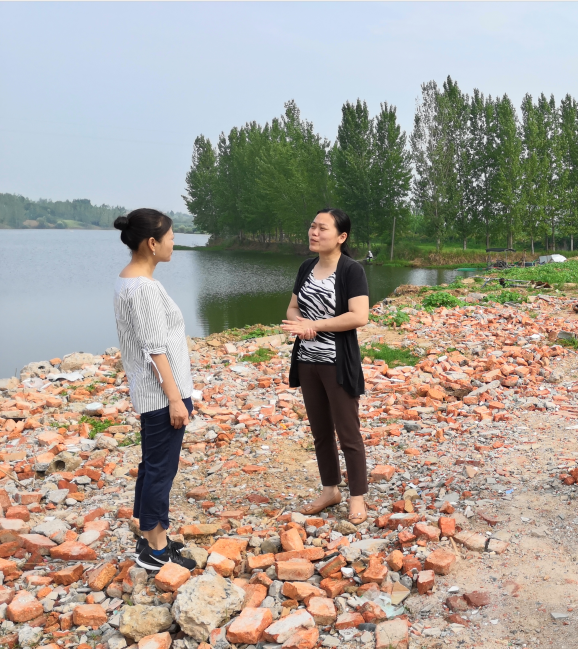 丁黎黎检查红水河水库水质及周边环境情况