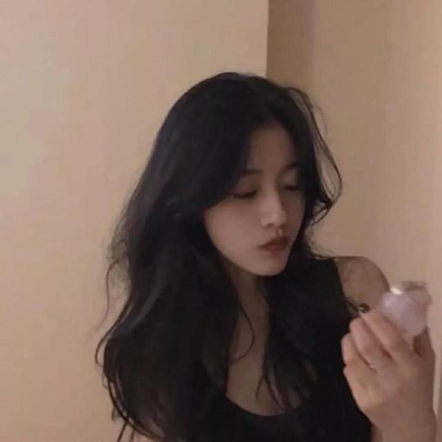 小姐姐头像|一杯草莓牛奶的甜度约等于十,你等于十杯草莓牛奶